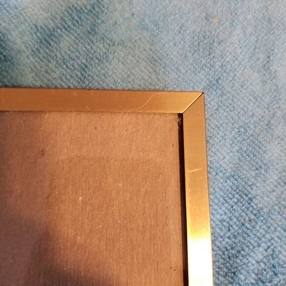 Brass finish picture frame holds 5x7 photo - Picture 3 of 4
